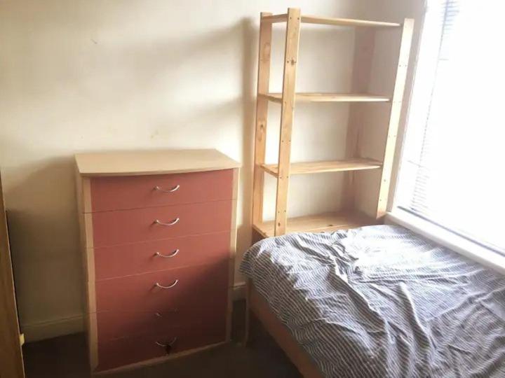 Single Room - Town & University Nearby, 24H Bus, Airport-Linked Manchester Esterno foto
