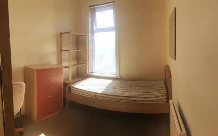 Single Room - Town & University Nearby, 24H Bus, Airport-Linked Manchester Esterno foto
